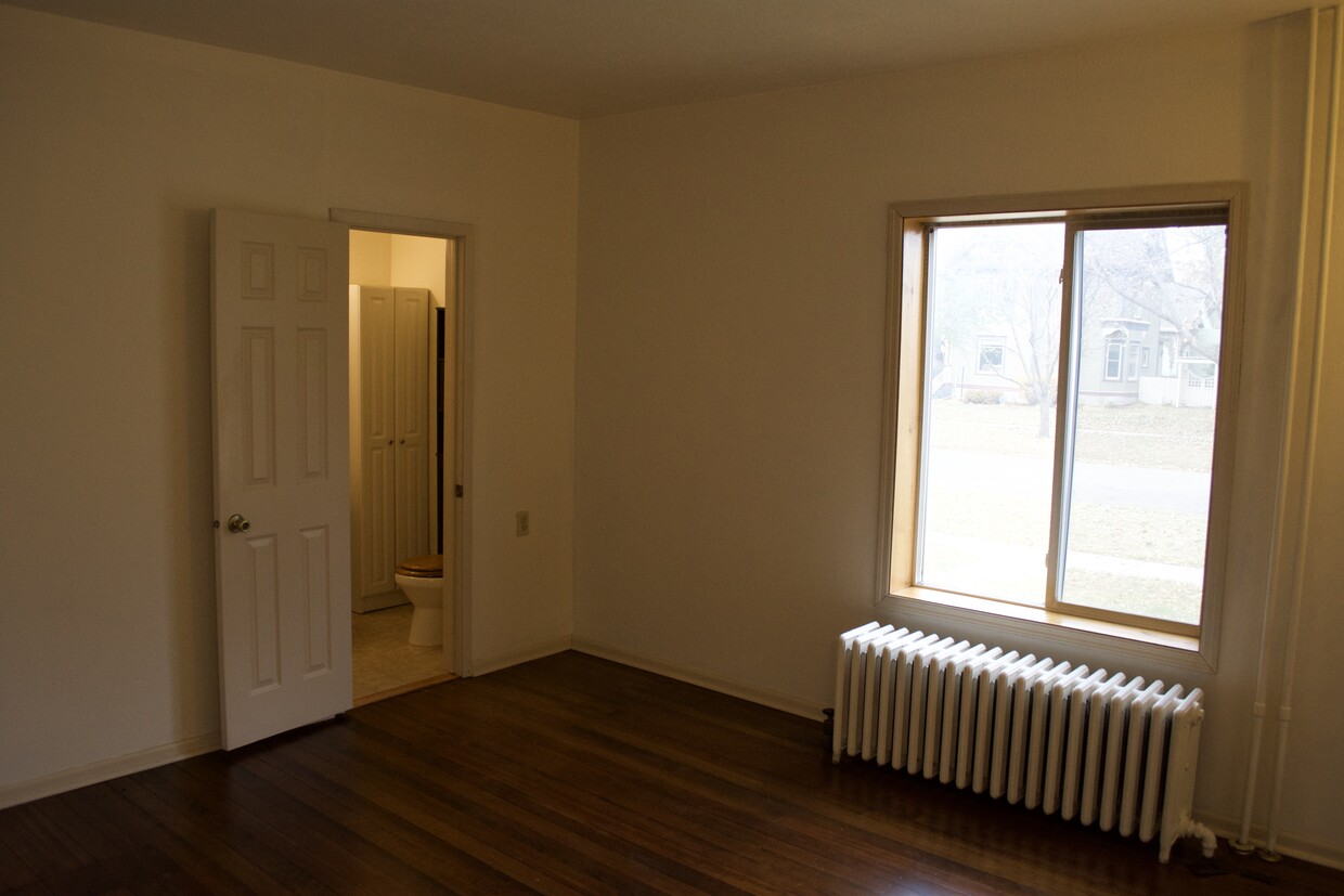 Primary Photo - 708 4th St