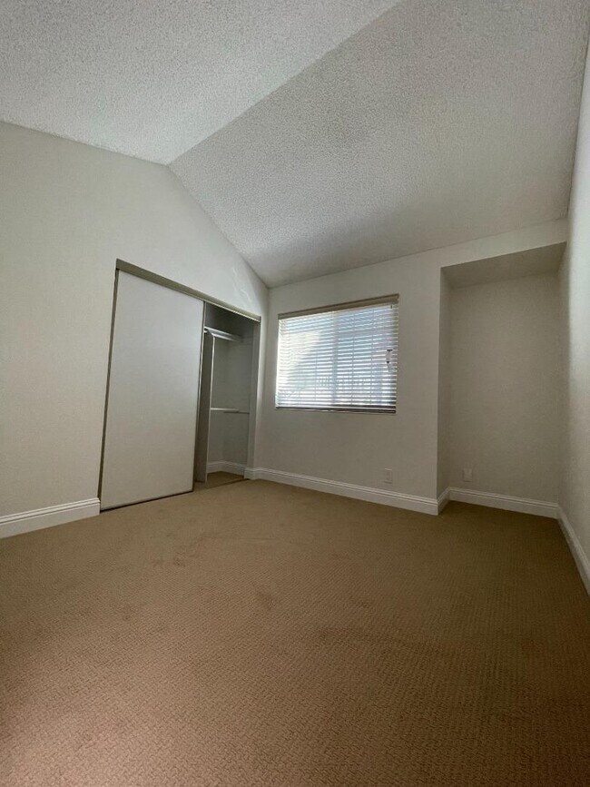 Building Photo - 1525 Timber Creek Dr
