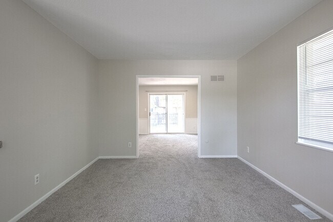Foto del edificio - Newly Remodeled 3 Bedroom with Finished Basement