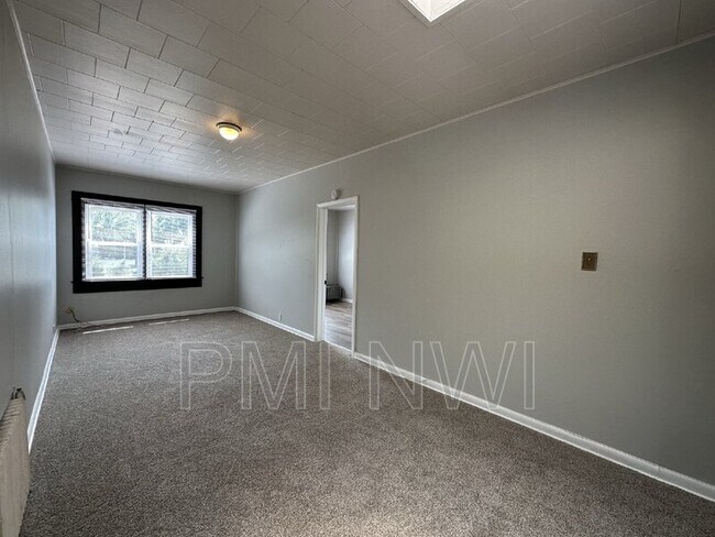 Foto del edificio - 40 W 73rd Ave