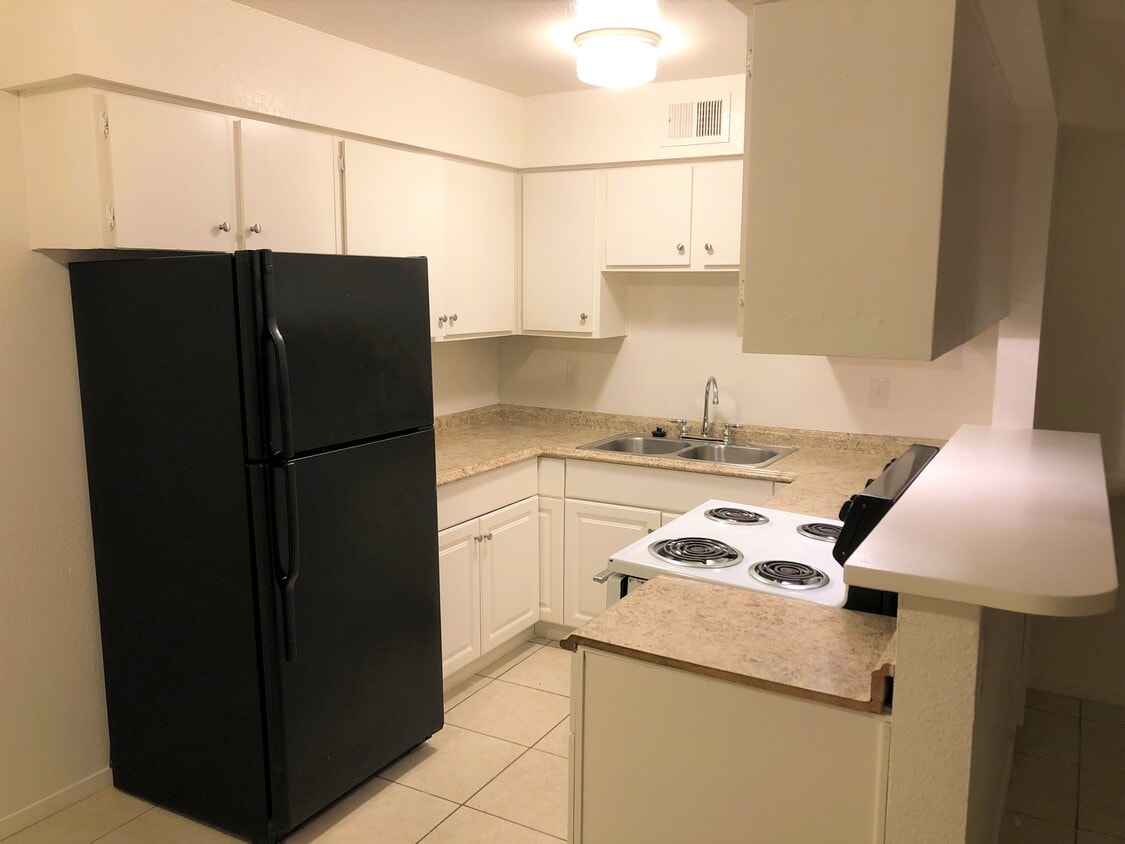 Foto principal - 4711 Convaire Ave