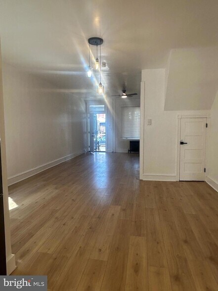 Building Photo - 719 S 57th St