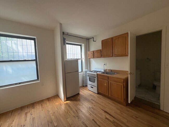 Foto del edificio - 328-330 E 14th St