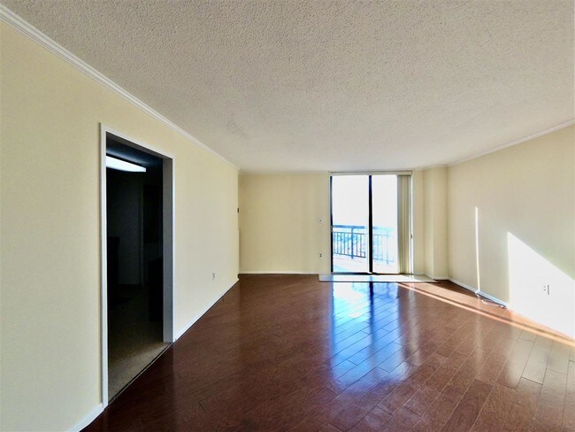 Foto del edificio - 1434 Harmon Cove Tower