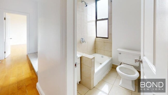 Foto del edificio - 229-231 East 12th Street