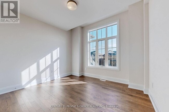 Building Photo - 582 Kleinburg Smt Wy