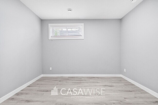 Building Photo - 1227 Plum Bnd SW