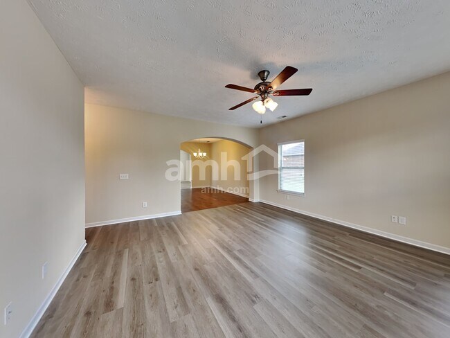 Foto del edificio - 1006 Middleton Ln