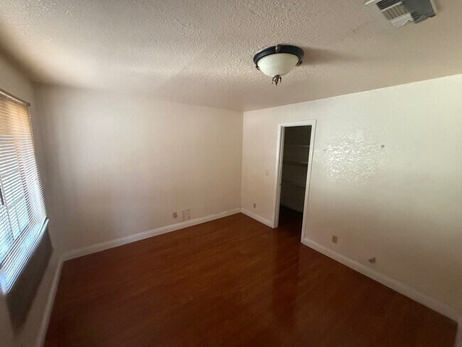 Foto del edificio - 1409 Santa Margarita St