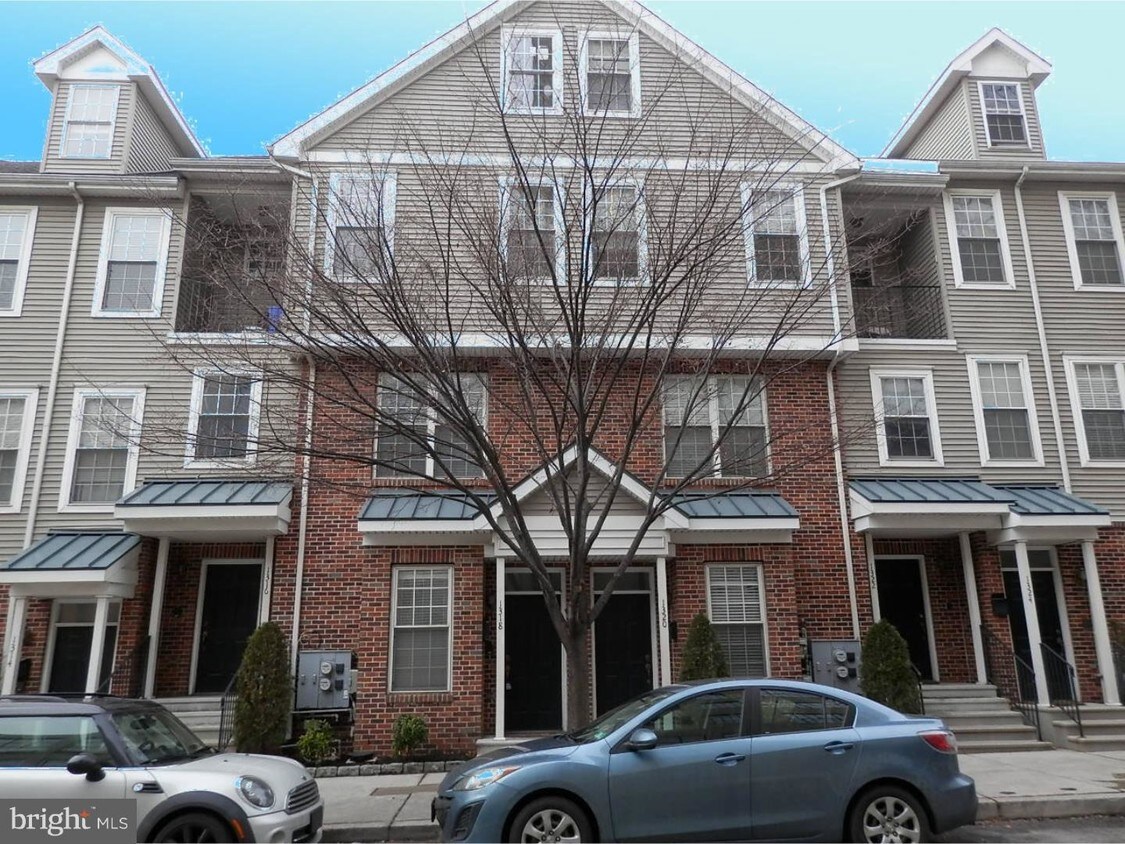 Primary Photo - 1318 N 31st St
