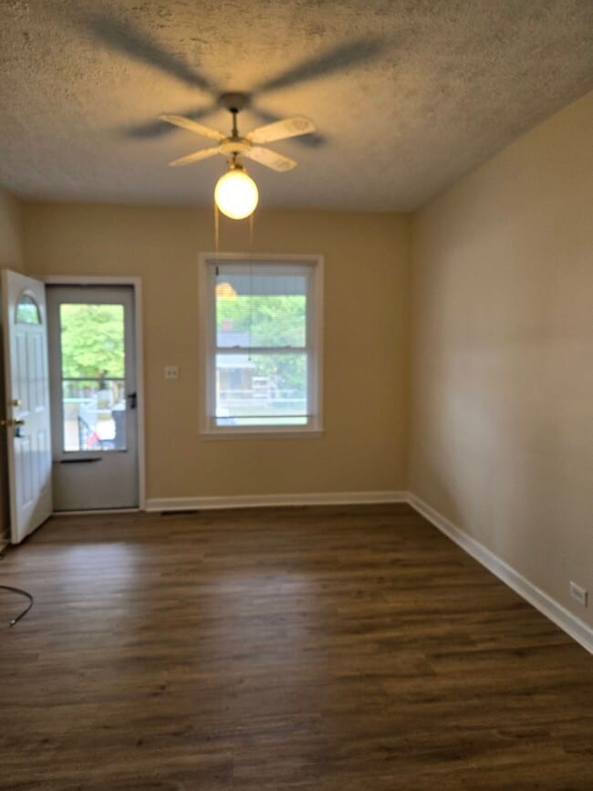 Building Photo - Charming 2 bedroom home in heart of Lexing...