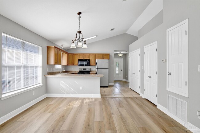 Building Photo - 5837 Creek Station Dr