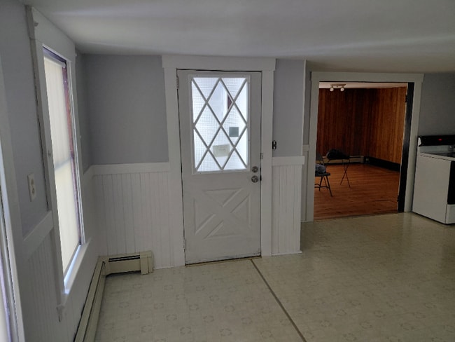 Building Photo - 115 Freedom St