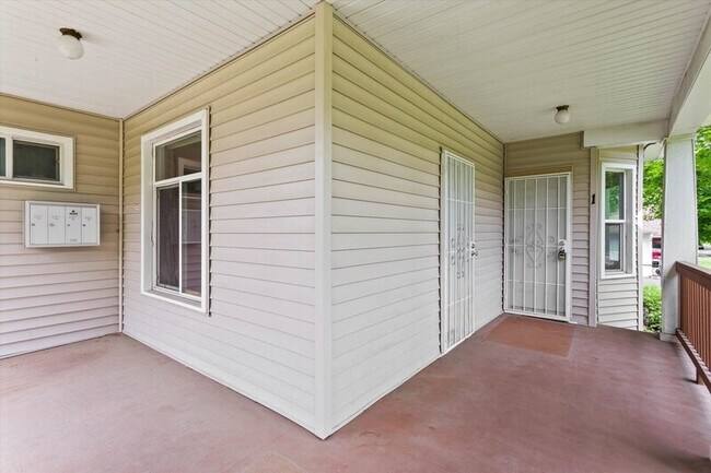 Foto del edificio - 902 W Mansfield Ave