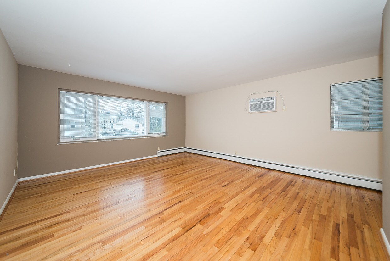 Foto principal - 418 Torrence Pkwy