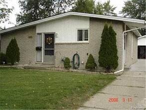 Building Photo - 8783 Lozen Dr