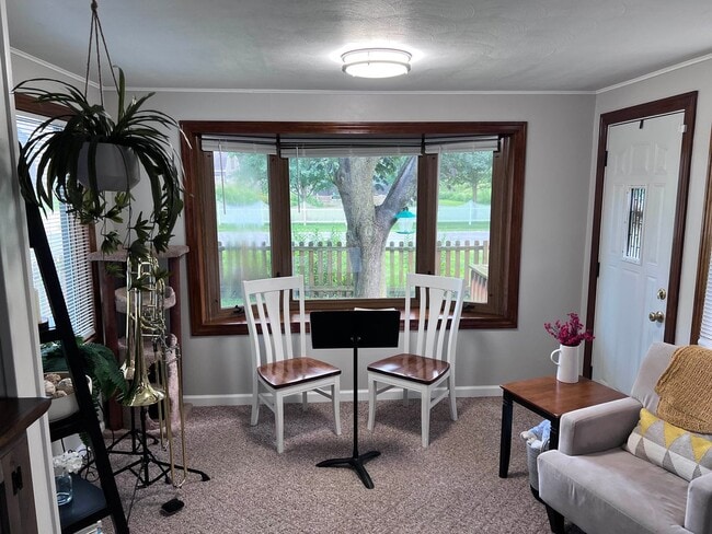 Building Photo - Charming, remodeled 2-Bed/1-Bath  ranch style home with enclosed yard and garage with bonus stora...