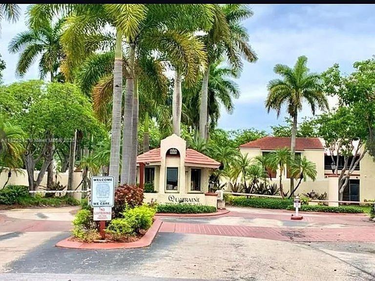 Foto principal - 20250 NE 3rd Ct