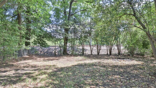 Building Photo - 1052 Enoch Dr