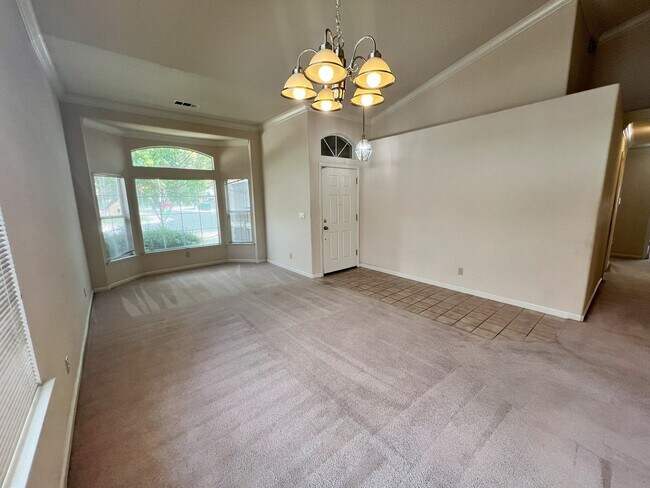 Foto del edificio - Cozy 4 Bed 2 Bath Home in Elk Grove