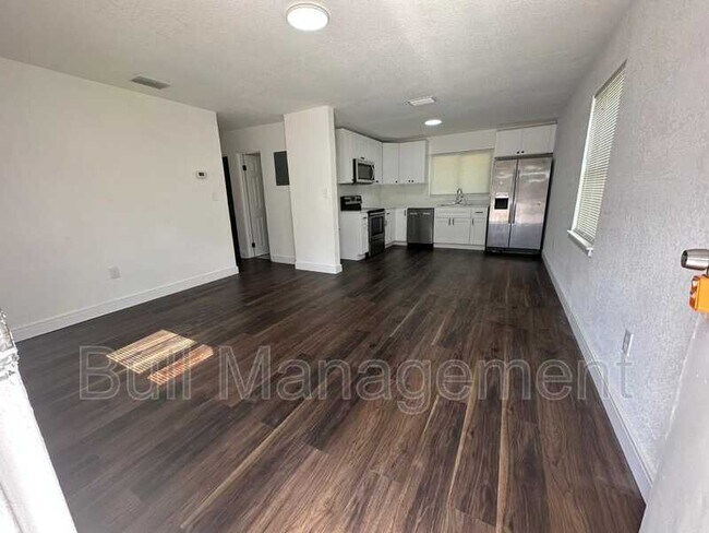 Foto del edificio - 2118 Mara Ct