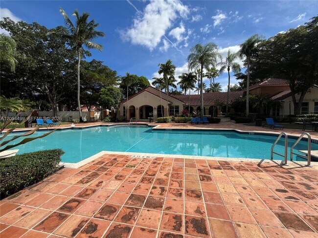 Foto del edificio - 2011 Renaissance Blvd
