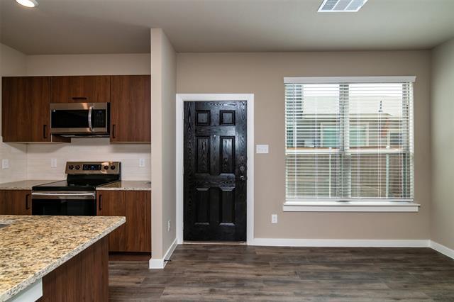 Building Photo - 613 Harvest Moon Dr