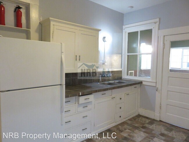 Building Photo - 3 br, 1 bath House - 3706 S. J Street