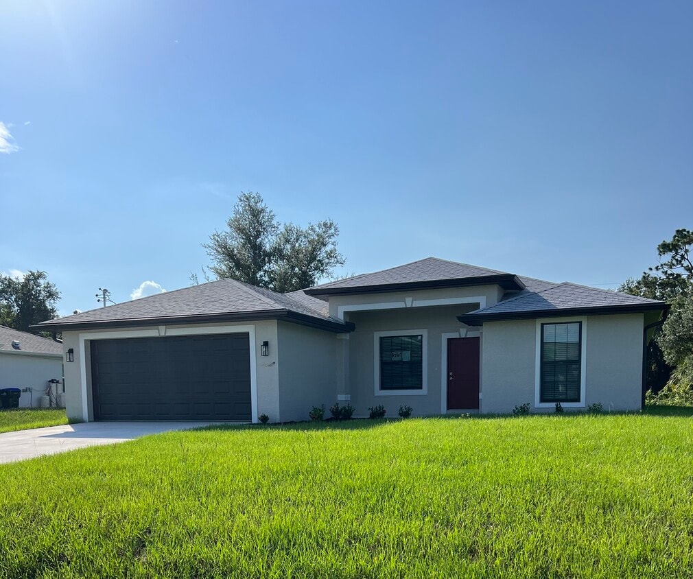 Front of home - 2560 Trico Rd