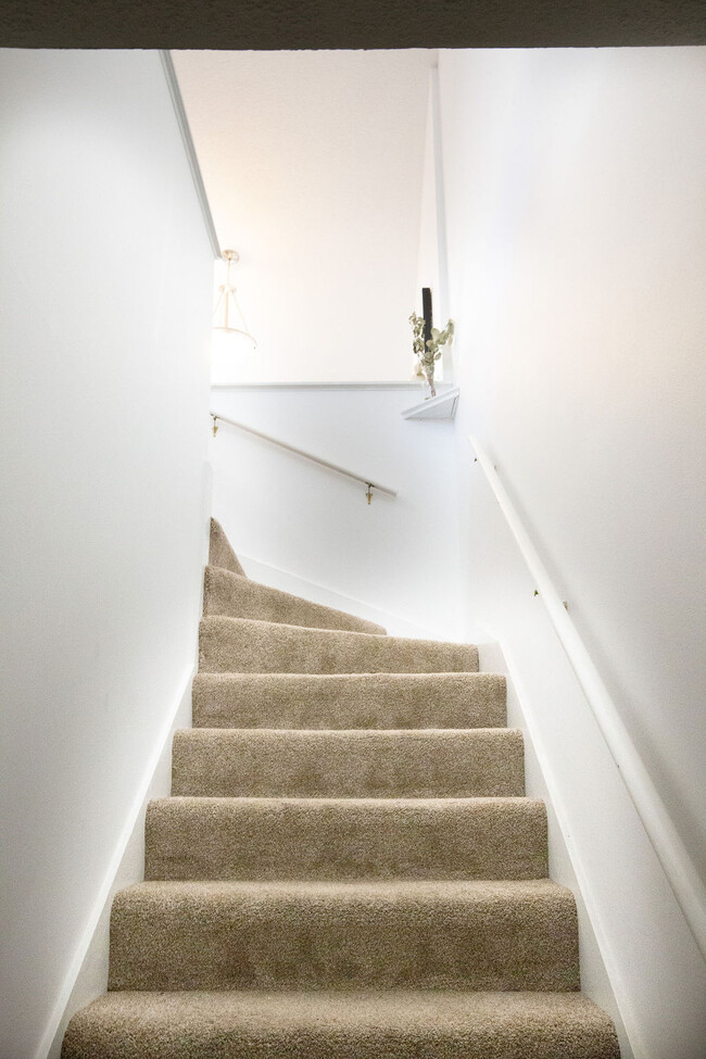 Stairwell - 1624 E Swan Cir