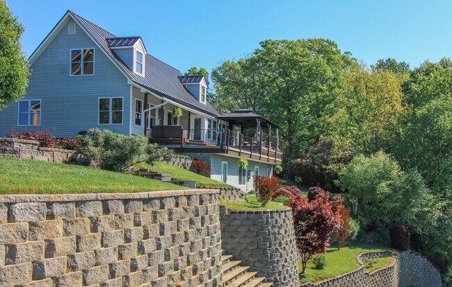 Foto del edificio - 511 Riverview Ct
