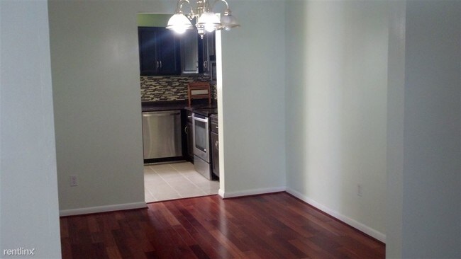 Building Photo - 3 br, 2.5 bath House - 7105 Ruthgreen Rd