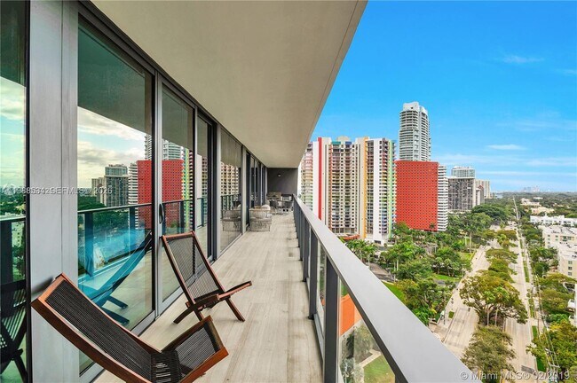 Foto del edificio - 1451 Brickell Ave