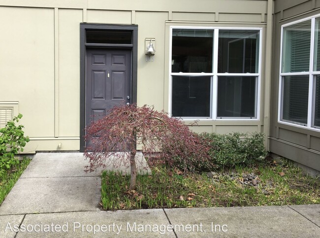 Building Photo - 2 br, 2 bath House - 2088 NE Cadbury Ave #103