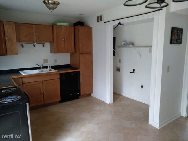Building Photo - 2 br, 2 bath Townhome - 1608 Devonwood Drive