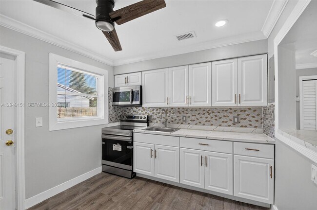 Foto del edificio - 824 Bayberry Dr