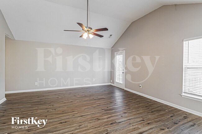 Foto del edificio - 933 Milkwood Ln