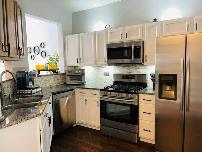 Foto del edificio - 1385 Redbridge Ct