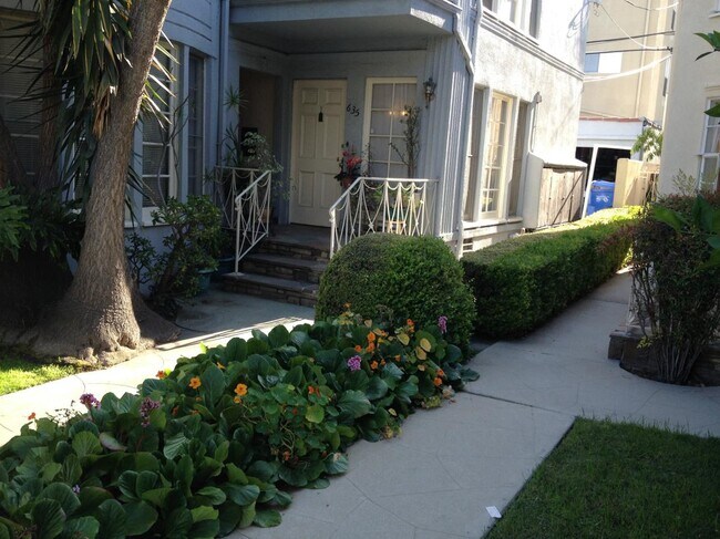 Foto del edificio - 631 S Ridgeley Dr