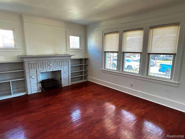 Building Photo - 6433 Yinger Ave
