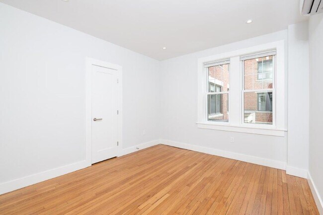 Building Photo - 17A Forest St