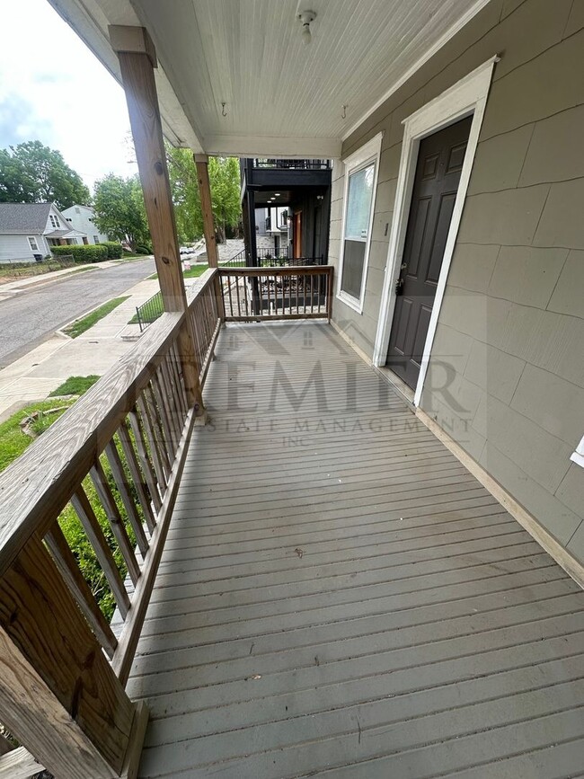 Building Photo - 4534 Mercier St