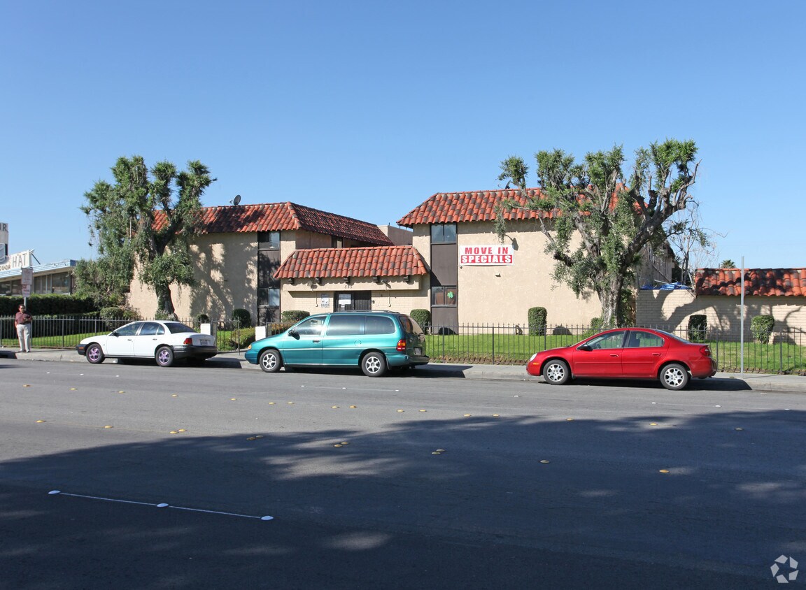 El Paraiso Apartments Apartments in Pomona, CA