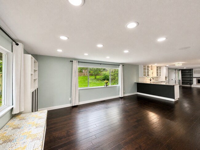 Foto del edificio - Gorgeous 3B2B Home in Prime Education Hill Location!