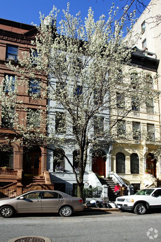Building Photo - 146 West 80th Street (k9)