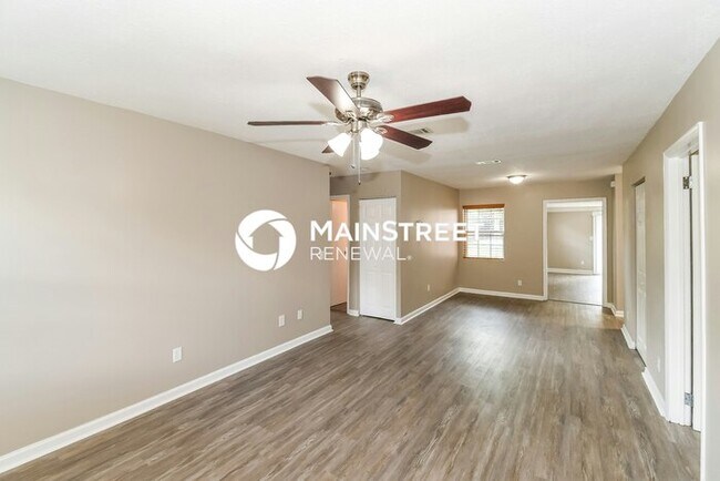Foto del edificio - 4 Bedroom Pet-Friendly Home in Jacksonville, FL with Main Street Renewal