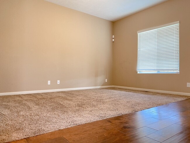 Building Photo - Beautiful & Nearly new SW Chalco area 4 bed Two Story