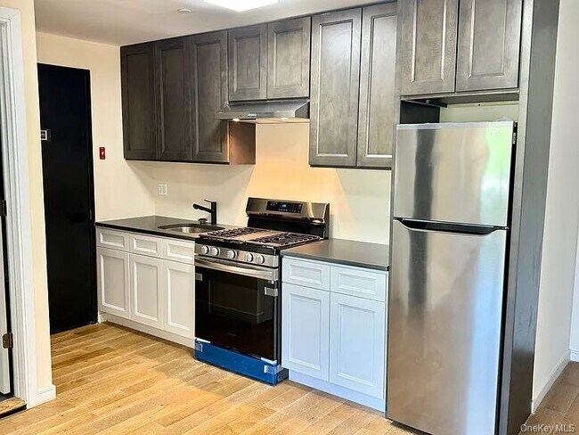 Foto del edificio - 132-22 41st Rd