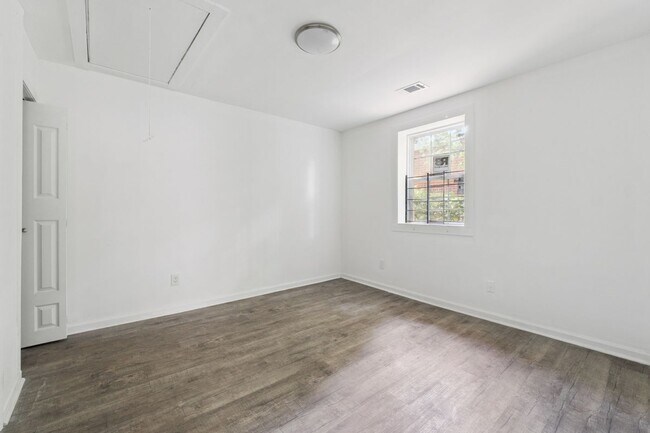 Foto del edificio - 1098 Smith St SW