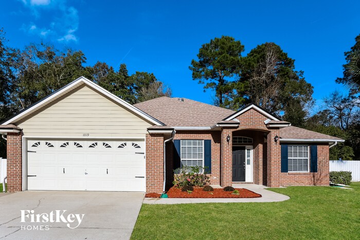 Foto principal - 1019 Gallant Fox Cir N